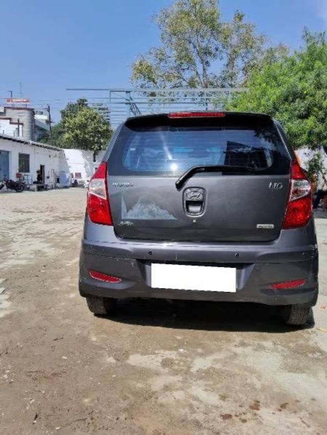 https://images10.gaadi.com/usedcar_image/4379477/original/processed_d0543b96-7ba1-4933-9d1d-7fa2b050e5e7.jpeg?imwidth=6402