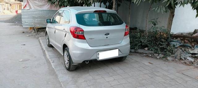 https://images10.gaadi.com/usedcar_image/4379494/original/processed_d5bd9898-c344-4a11-8389-9b09d991a08c.jpg?imwidth=6402