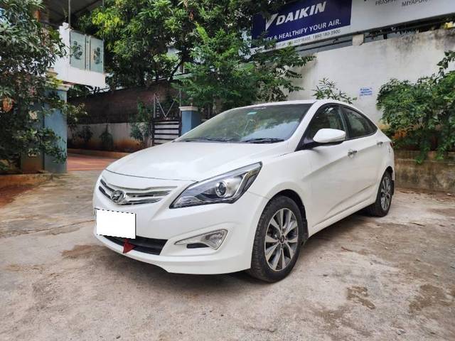 https://images10.gaadi.com/usedcar_image/4379499/original/processed_4f331303-2583-4270-bda9-3665ee1fe710.jpg?imwidth=6402