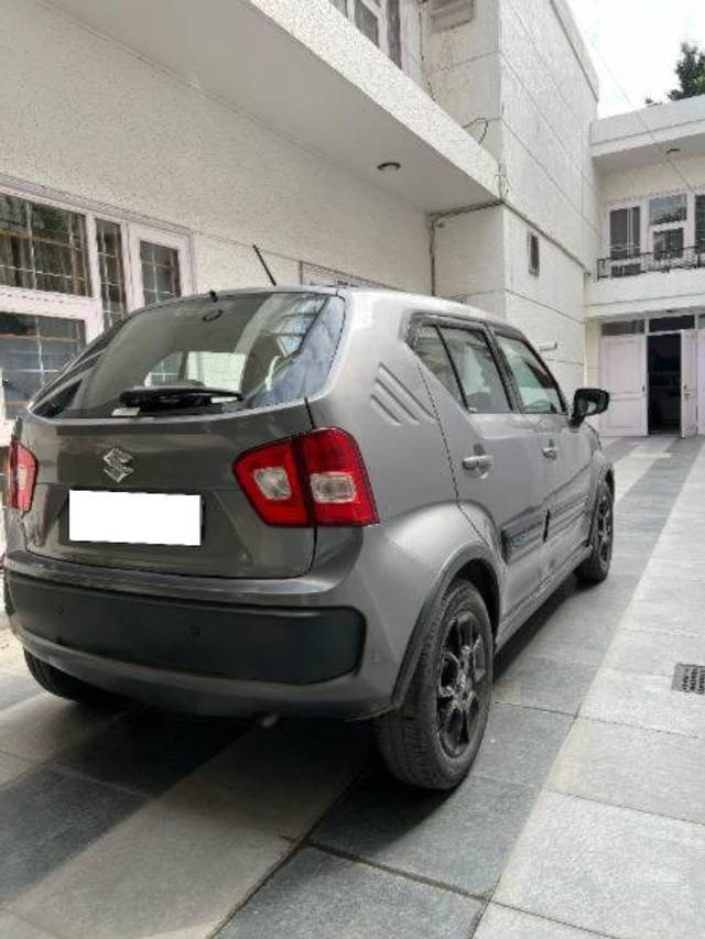 https://images10.gaadi.com/usedcar_image/4379516/original/processed_b9bcf654-826e-4a2c-9488-6a736ebf0155.jpg?imwidth=6402