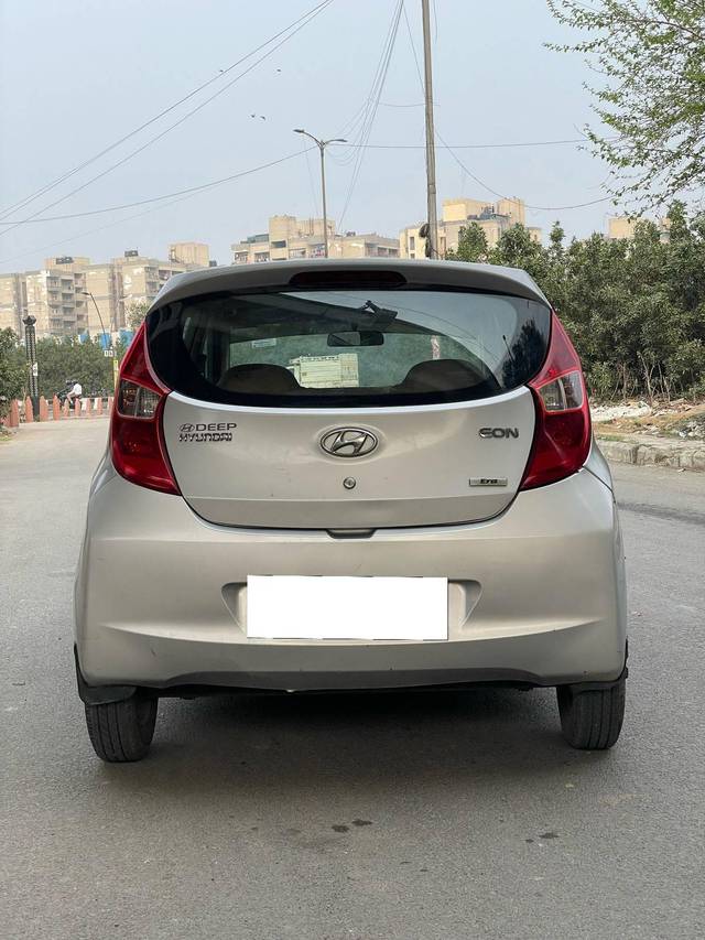 https://images10.gaadi.com/usedcar_image/4379556/original/processed_f38941178ed19d451179cfd669a38dfa.jpg?imwidth=6402