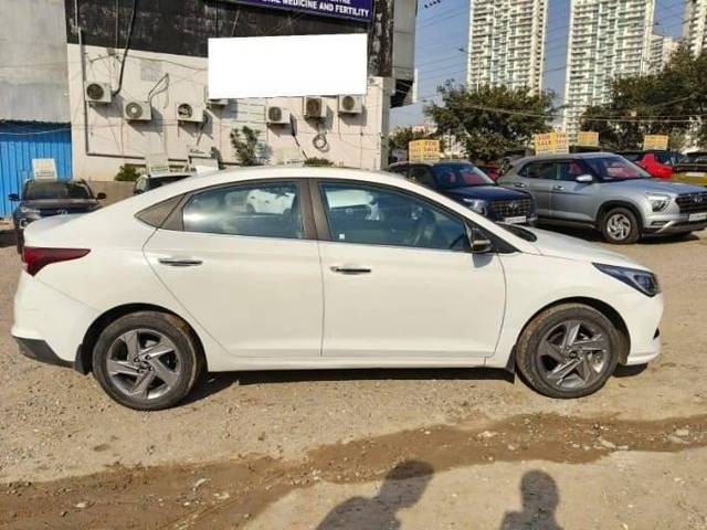 https://images10.gaadi.com/usedcar_image/4379579/original/processed_20e320385c07821759ada2d29dcf57ad.jpg?imwidth=6401