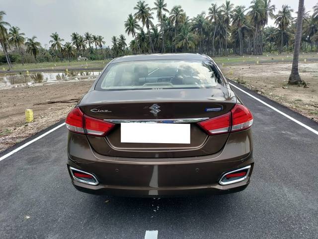 https://images10.gaadi.com/usedcar_image/4379582/original/processed_6037a258c63fd4afcf4c7840a3700799.jpg?imwidth=6402
