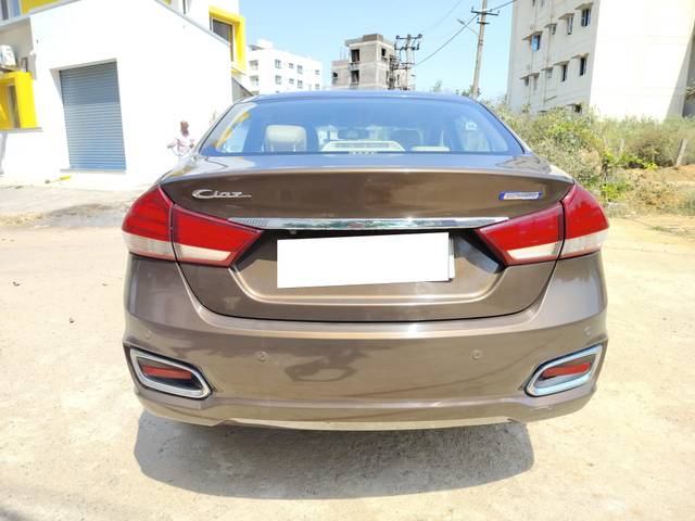 https://images10.gaadi.com/usedcar_image/4379582/original/processed_beaeac845ad867729ab9509ff3893e70.jpg?imwidth=6402