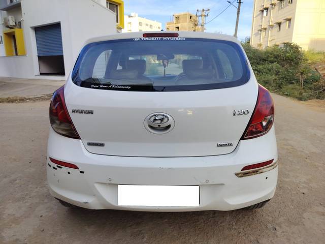 https://images10.gaadi.com/usedcar_image/4379606/original/processed_12ba2aed22d2cb20d4c643c9542054f7.jpg?imwidth=6402