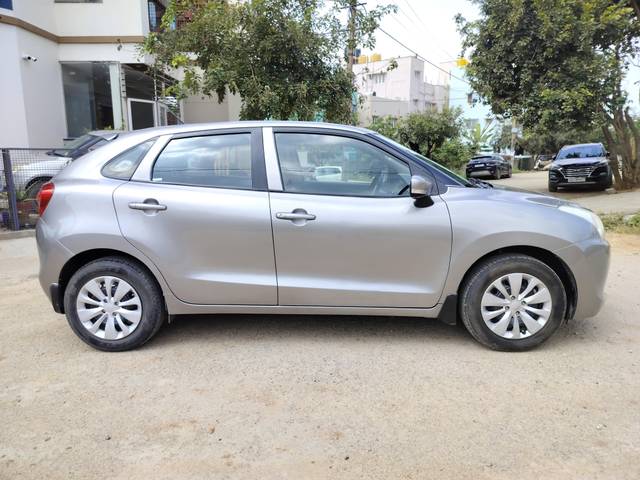 https://images10.gaadi.com/usedcar_image/4379611/original/1b7501e5206ae4106f200b3149f5436d.jpg?imwidth=6401