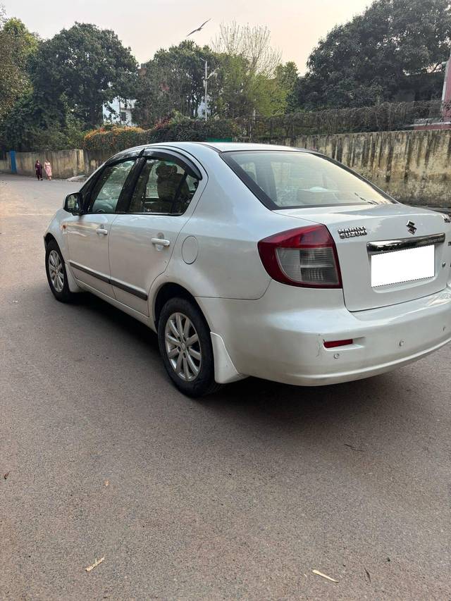 https://images10.gaadi.com/usedcar_image/4379620/original/processed_d8583fd294659ed68ca72ebeeffcf562.jpeg?imwidth=6402