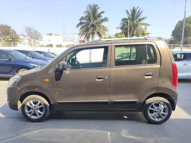 https://images10.gaadi.com/usedcar_image/4379679/original/40c0b4c004ddf73e6910033439ec17bf.jpg?imwidth=6402