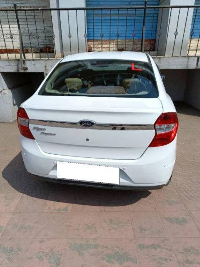 https://images10.gaadi.com/usedcar_image/4379719/original/3abb053d0c84c5f1ab45939997c7711b.jpg?imwidth=6402