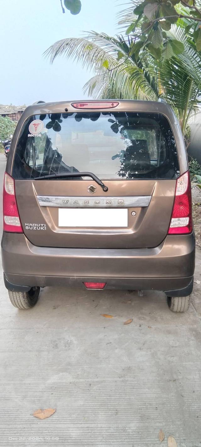 https://images10.gaadi.com/usedcar_image/4379740/original/processed_2fb7dd28-7b8c-4a83-aea4-bd3d6b4aab5f.jpg?imwidth=6401