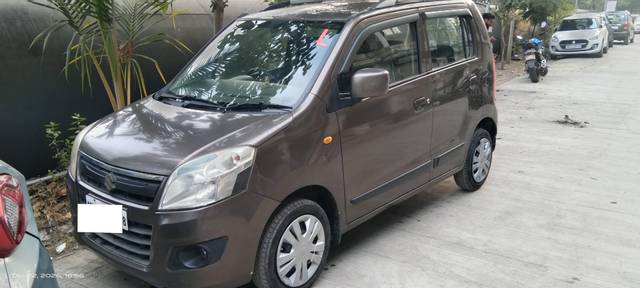 https://images10.gaadi.com/usedcar_image/4379740/original/processed_ad98f2ed-176f-4b62-bcdf-91b1ab1869a6.jpg?imwidth=6400