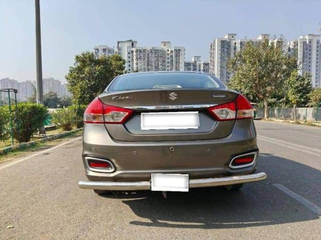 https://images10.gaadi.com/usedcar_image/4379802/original/processed_7ac40df5a914926354a65780d24c84b4.jpg?imwidth=6402