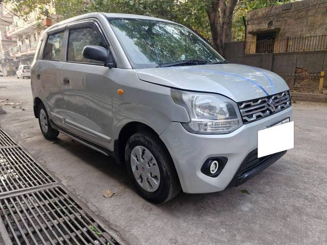 https://images10.gaadi.com/usedcar_image/4379830/original/processed_1686d18892eb06f8149767b2eb5dbd3d.jpg?imwidth=6400