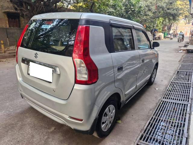 https://images10.gaadi.com/usedcar_image/4379830/original/processed_9df2b60c754a80c1eac588cd822689b2.jpg?imwidth=6401