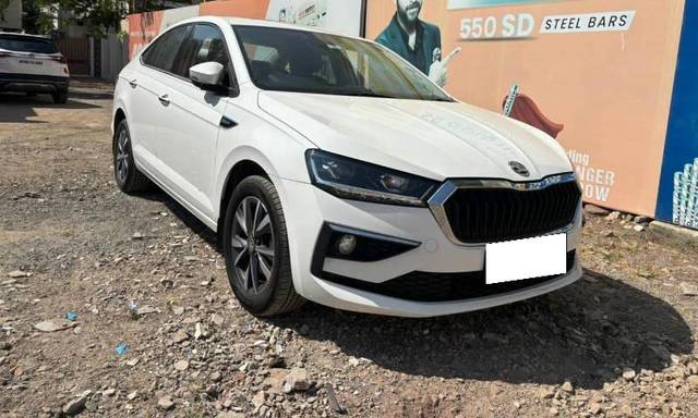 https://images10.gaadi.com/usedcar_image/4379836/original/processed_481f463c-4a7c-49d5-90c0-e03ad621ea46.jpg?imwidth=6400