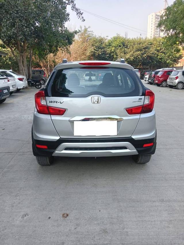 https://images10.gaadi.com/usedcar_image/4379923/original/processed_7961c338d716b66783f72f7bc582de10.jpg?imwidth=6401