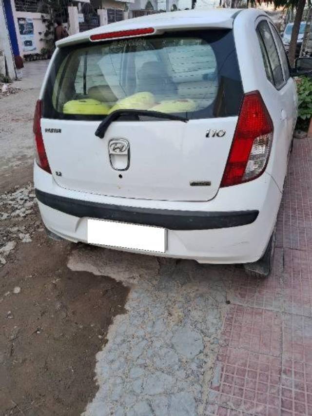 https://images10.gaadi.com/usedcar_image/4379931/original/processed_184e96eb-4194-418e-8a10-0432bd24cb88.jpg?imwidth=6401