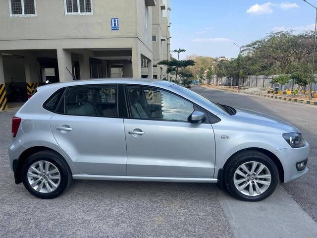 https://images10.gaadi.com/usedcar_image/4379991/original/processed_580abfe15e14aed84f7ae8fd3db633f7.jpg?imwidth=6401