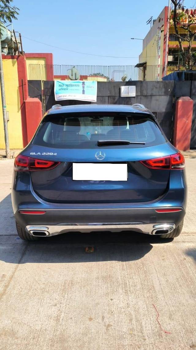 https://images10.gaadi.com/usedcar_image/4380015/original/processed_41619bcc368ebc3bd921de255c37996f.jpg?imwidth=6402