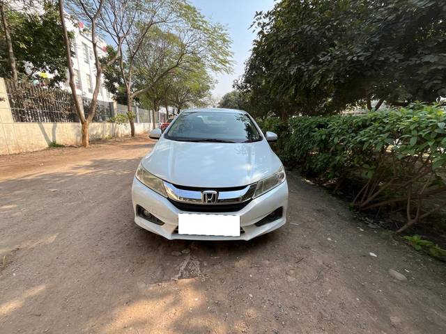 https://images10.gaadi.com/usedcar_image/4380030/original/processed_2aa568259527cfa1d82f0d2e9a316659.jpg?imwidth=6402