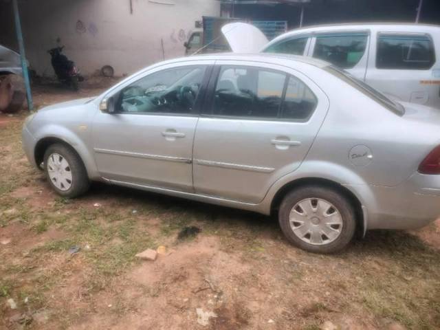 https://images10.gaadi.com/usedcar_image/4380064/original/processed_0a7646bb-2b43-4f73-8c9d-fb82a3d329a8.jpg?imwidth=6401