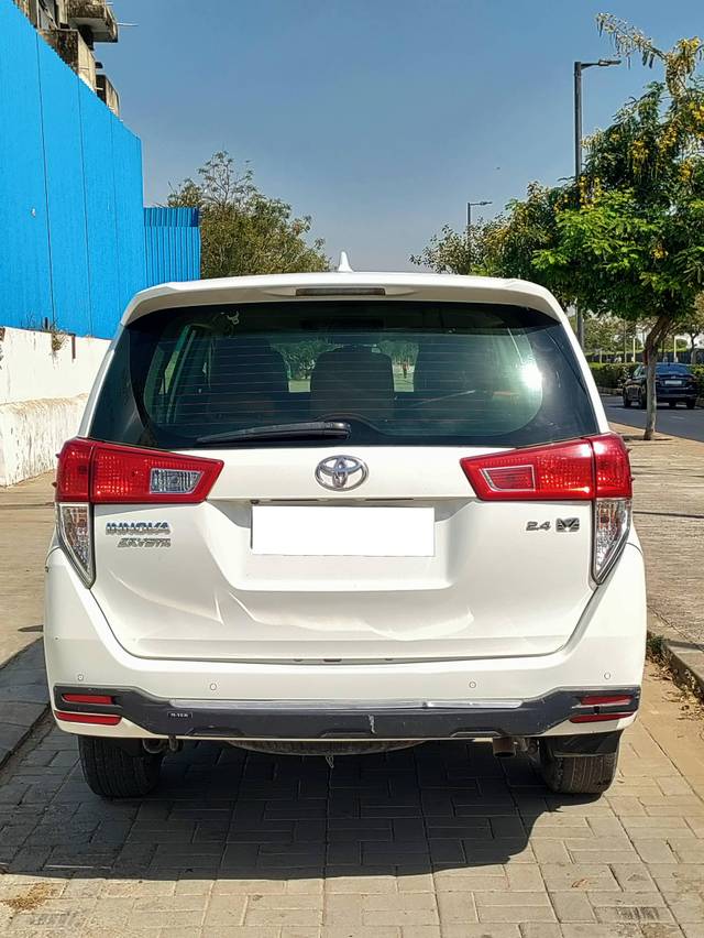 https://images10.gaadi.com/usedcar_image/4380079/original/processed_4653f79c2b71fb3c3f1f1437c6314c2c.jpg?imwidth=6402