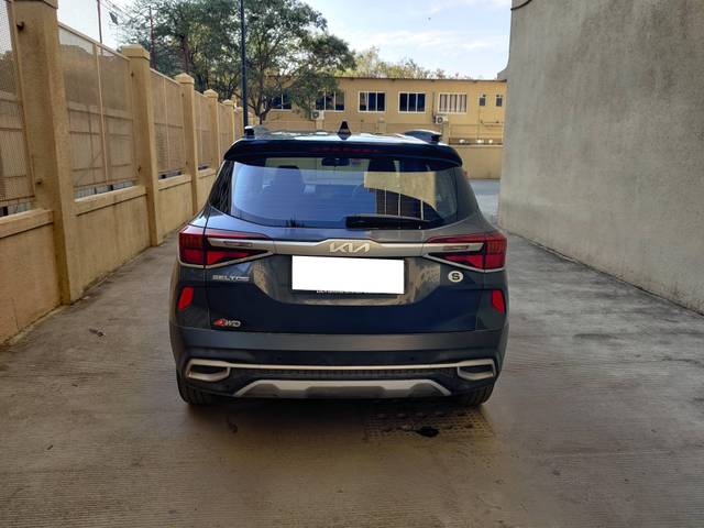 https://images10.gaadi.com/usedcar_image/4380180/original/processed_170e16d92982f5fb268bb747e3eef998.jpg?imwidth=6401