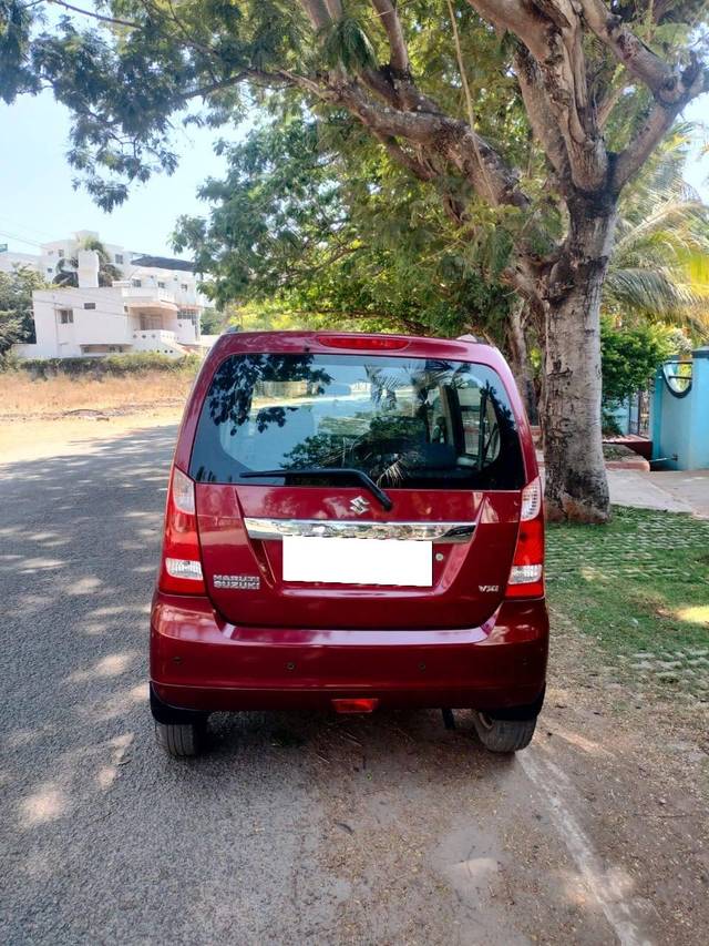 https://images10.gaadi.com/usedcar_image/4380280/original/processed_ea91c77d61289a5abb85ec82d3e27db9.jpg?imwidth=6402