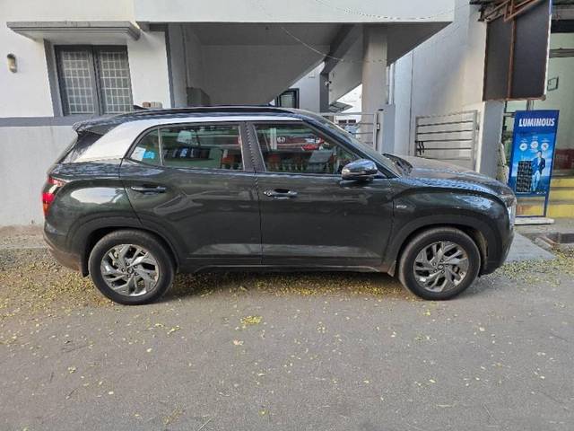 https://images10.gaadi.com/usedcar_image/4380287/original/processed_0780404c-954c-4d09-b0a3-4e05602a5840.jpg?imwidth=6401