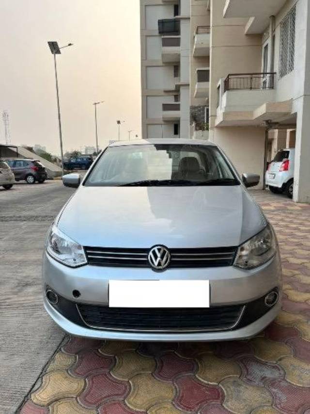 https://images10.gaadi.com/usedcar_image/4380381/original/processed_1ef18c37-9278-4f36-a6ee-52b14570bdd2.jpeg?imwidth=6402