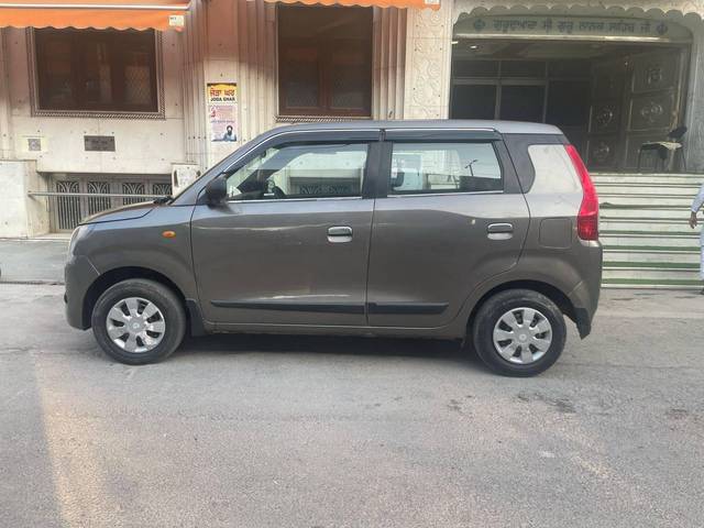 https://images10.gaadi.com/usedcar_image/4380418/original/processed_aa1295ba4ec6906de6812a4eb1842d07.jpg?imwidth=6402