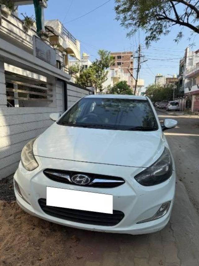 https://images10.gaadi.com/usedcar_image/4380469/original/processed_e8500575-6a35-429b-9c30-fa99e74a030d.jpeg?imwidth=6400