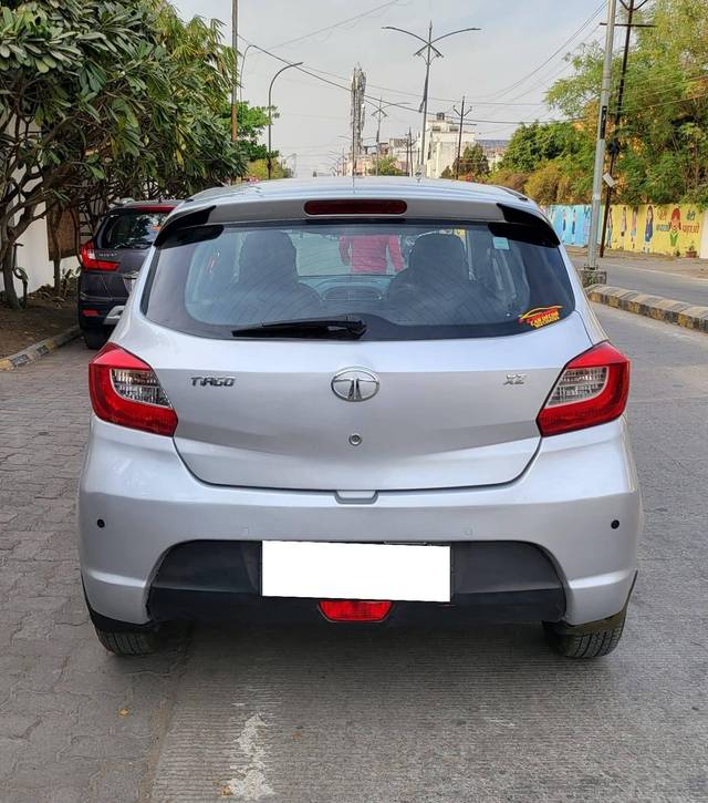 https://images10.gaadi.com/usedcar_image/4380502/original/processed_9532c111cb711cbbae4de4ba088154f6.jpg?imwidth=6402