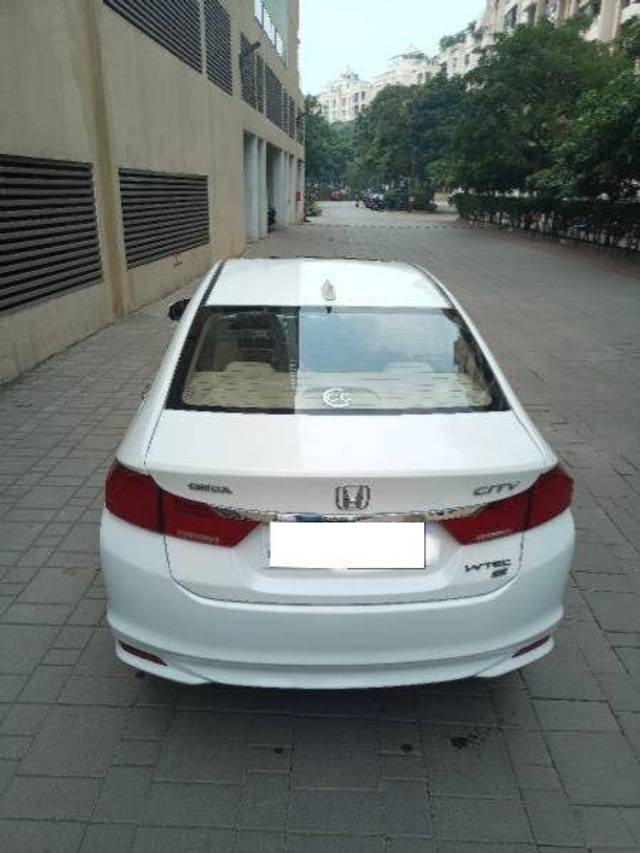 https://images10.gaadi.com/usedcar_image/4380526/original/061290d5444e10e25fa3d1064ed01afa.jpg?imwidth=6400