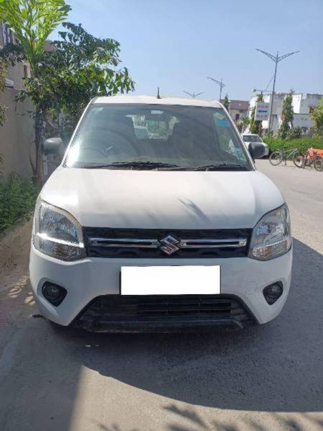 https://images10.gaadi.com/usedcar_image/4380682/original/deb335ce256cbed56d7ce838776086ec.jpg?imwidth=6400