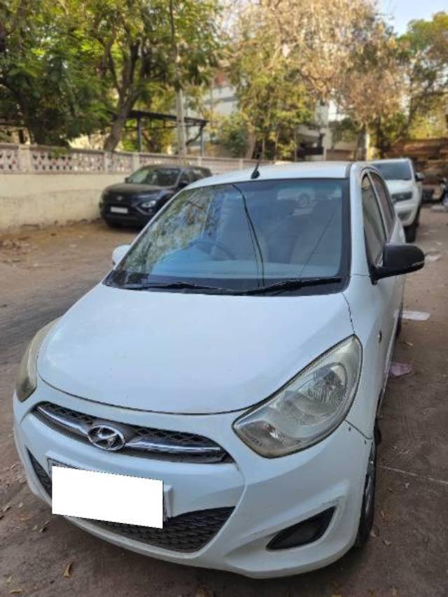 https://images10.gaadi.com/usedcar_image/4380705/original/processed_02209ce7-a95e-468a-b87e-b89b66daffdc.jpg?imwidth=6401