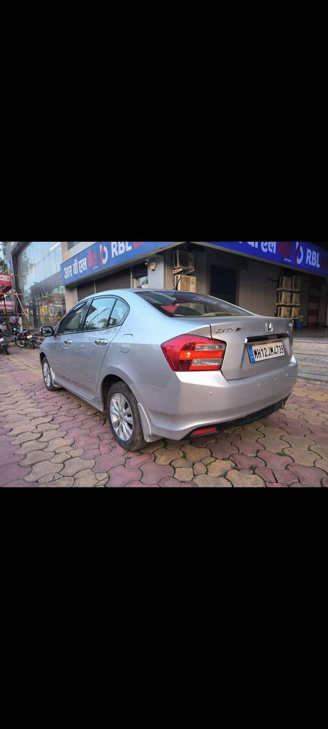 https://images10.gaadi.com/usedcar_image/4380776/original/processed_d20342c22fe7eef5cbe5adc989e1c3b8.jpg?imwidth=6402