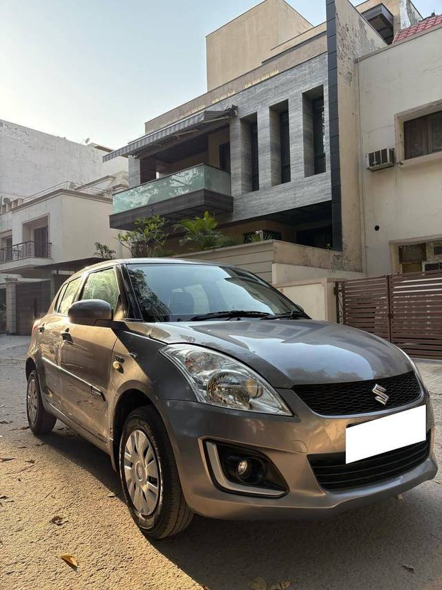 https://images10.gaadi.com/usedcar_image/4380811/original/processed_e6e8055532767bf9eeb38d80113efbeb.jpg?imwidth=6400