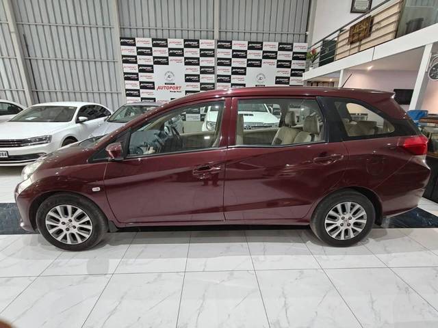 https://images10.gaadi.com/usedcar_image/4380819/original/processed_4051564e8ab7f6da2de9c1a59d518479.jpg?imwidth=6402