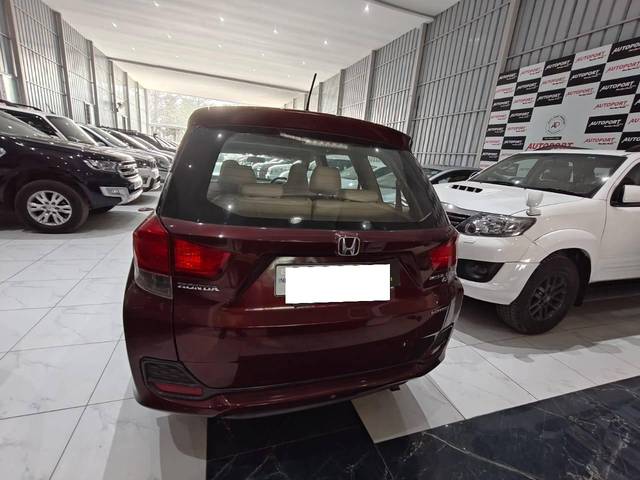 https://images10.gaadi.com/usedcar_image/4380819/original/processed_c2fadfc50516d61b13d508278332b472.jpg?imwidth=6401