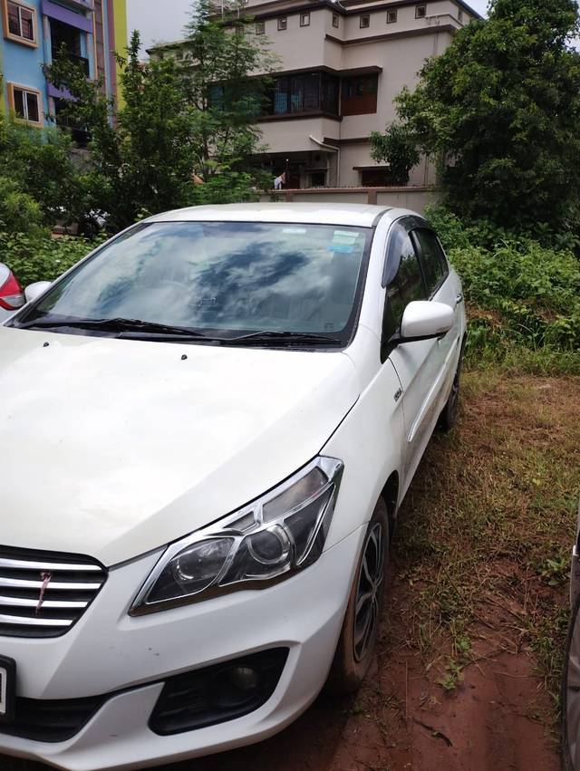 https://images10.gaadi.com/usedcar_image/4381041/original/80d90868570fa2f096a55ace3b71989d.jpg?imwidth=6402