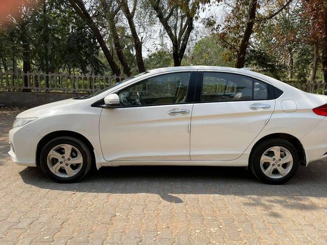 https://images10.gaadi.com/usedcar_image/4381284/original/processed_2596a42011d60b87f1126de5bc649995.jpg?imwidth=6402