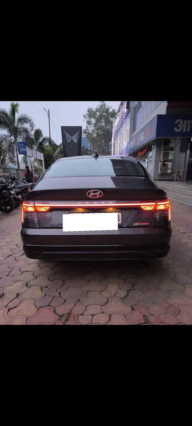 https://images10.gaadi.com/usedcar_image/4381324/original/processed_c427e25c5ba8203bb2dac3aaa49aea0c.jpg?imwidth=6400