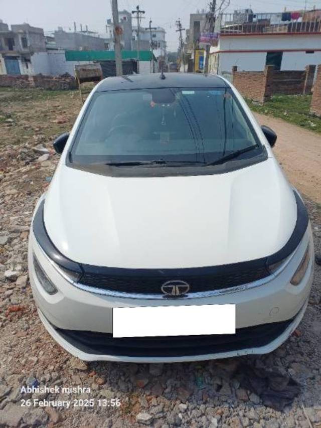 https://images10.gaadi.com/usedcar_image/4381373/original/processed_4d0441c5-7594-4709-9b54-e069ecc2af2a.jpg?imwidth=6400