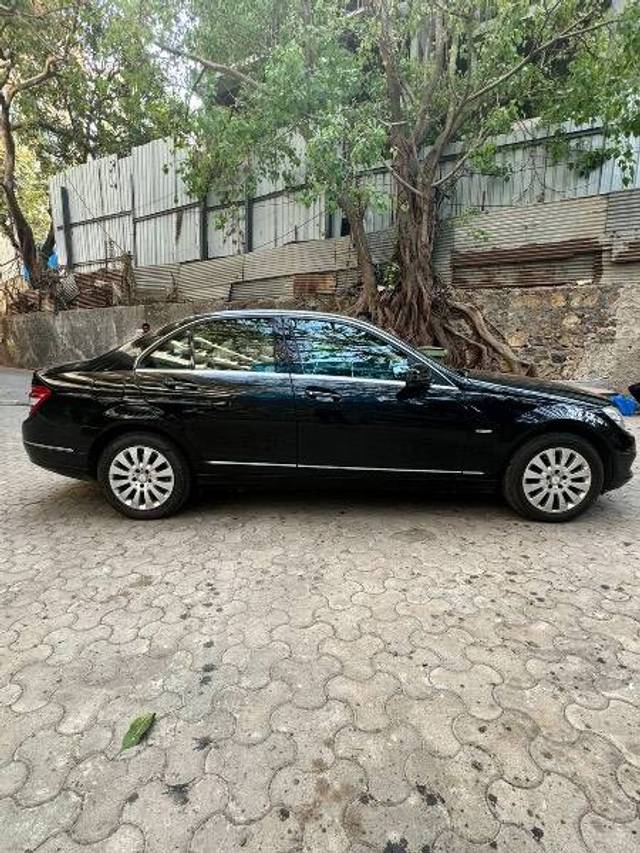 https://images10.gaadi.com/usedcar_image/4381556/original/0a63d0f43523766cd0cbea28e0aac97a.jpeg?imwidth=6402