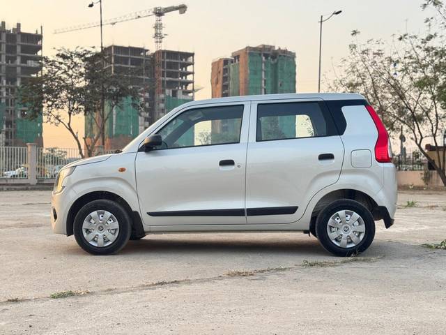 https://images10.gaadi.com/usedcar_image/4381929/original/8149869347347a872cea5cc2c9a94cf4.jpg?imwidth=6402