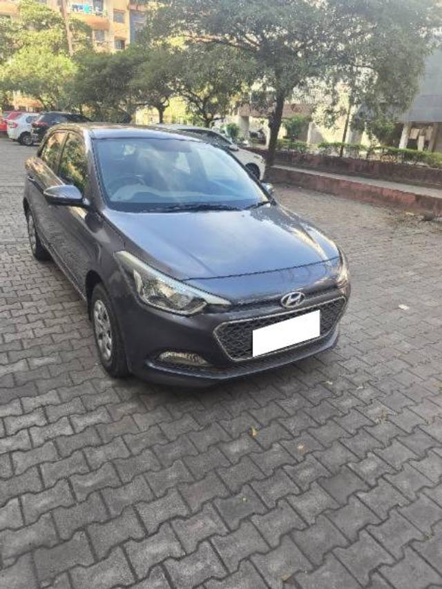 https://images10.gaadi.com/usedcar_image/4382225/original/processed_02faeee9-3df3-4a59-9366-7348e131b220.jpg?imwidth=6400