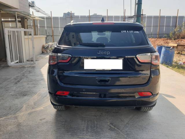 https://images10.gaadi.com/usedcar_image/4382258/original/processed_e77f42d8141dbbfe918e78364b188ddf.jpg?imwidth=6402