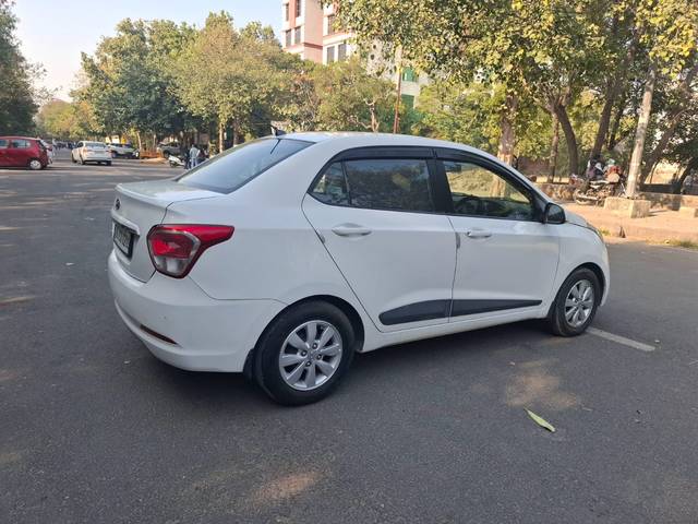 https://images10.gaadi.com/usedcar_image/4382285/original/067f72dea2cd11c93b40102460d47fcd.jpg?imwidth=6402