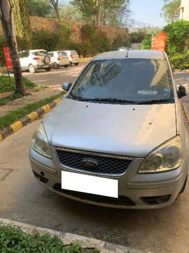 https://images10.gaadi.com/usedcar_image/4382321/original/8d7fed9353c26be8f410b4c99d96717e.jpeg?imwidth=6400